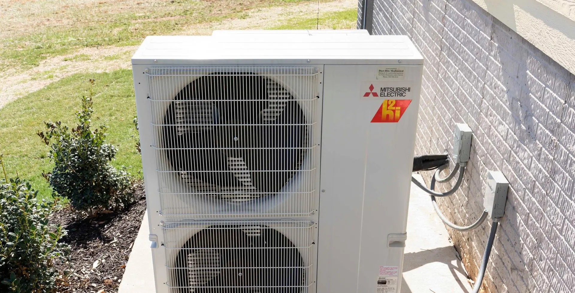 7 Reasons for Switching to a Modern Heat Pumpconditioner ice cooler ventilation vent compressor power system machinery heat industry technology heater air electricity installing electric fan temperature duct pipe safety