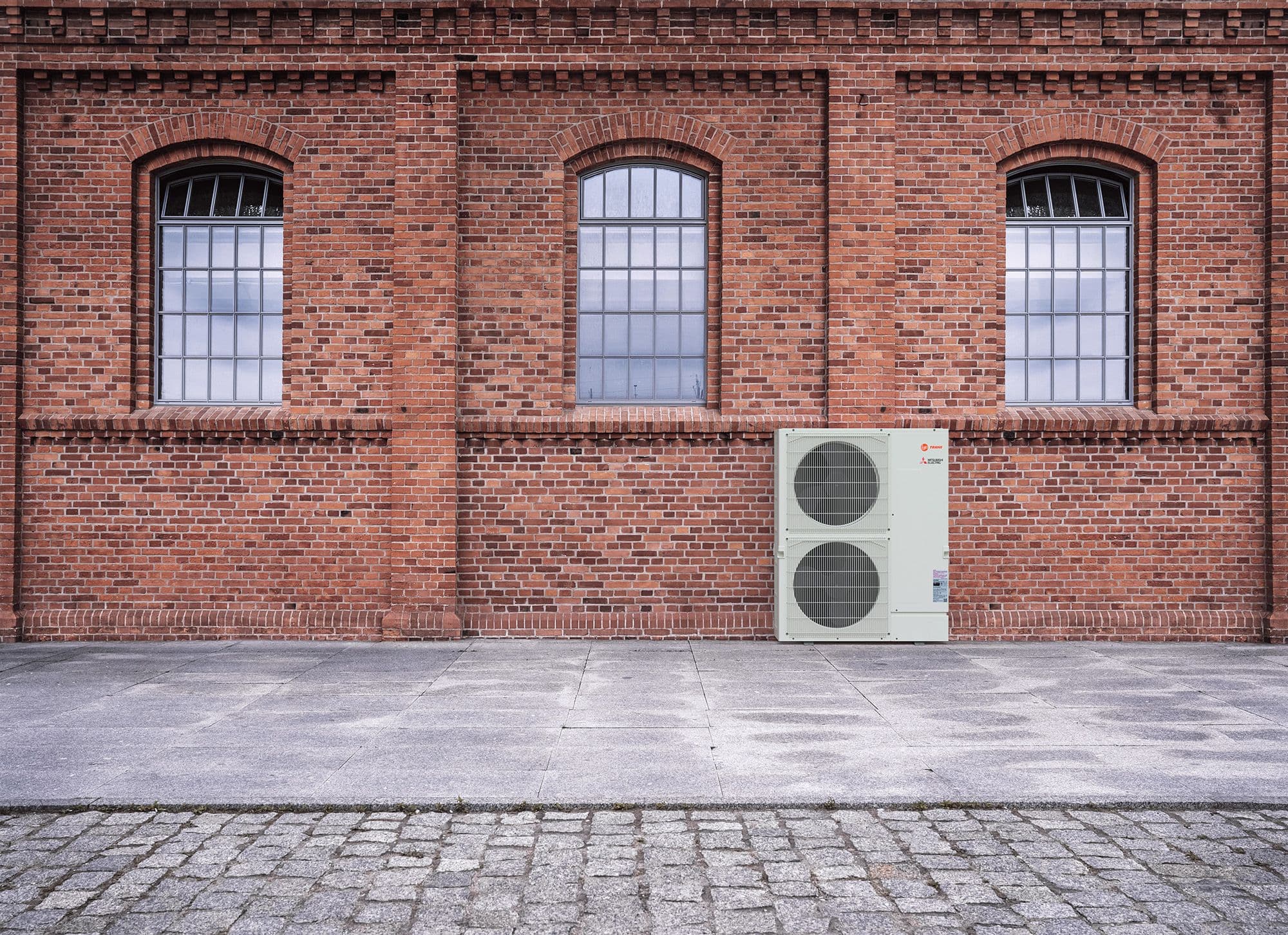 Multi-zone outdoor heat pump
